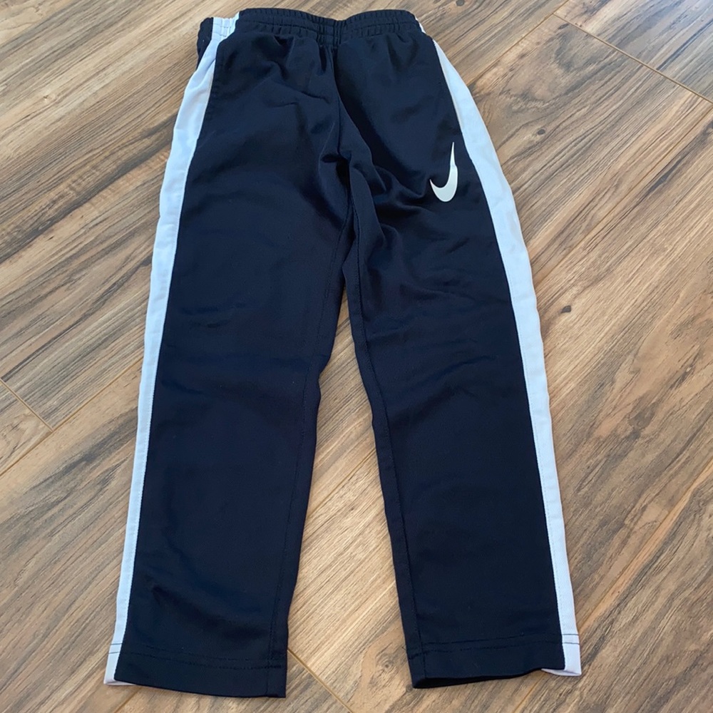Black and white mesh Nike Pants Size 6 boys